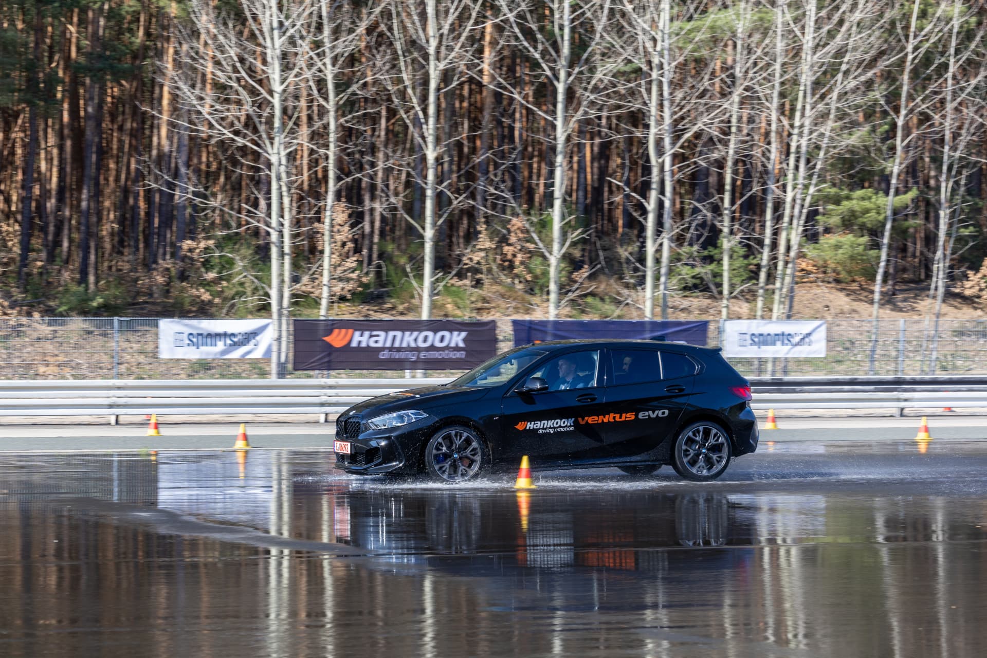 Hankook ventus evo testas på våt bana i Dudenhofen